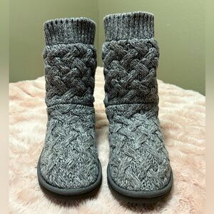UGG Women's Gray Knit Lace Up Boots